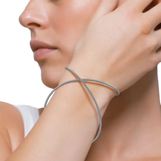 Elegantes Metallarmband als stilvolles Modeaccessoire