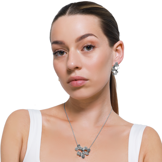 Eleganter Silberschmuck mit Blütendesign für Damen