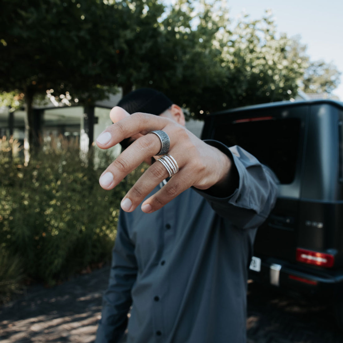 Männer und Ringe - der ultimative Ausdruck von Coolness und Style.