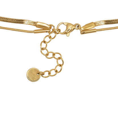 Armband Damen Gold Medea in Gold stilvoll zum Outfit gestylt
