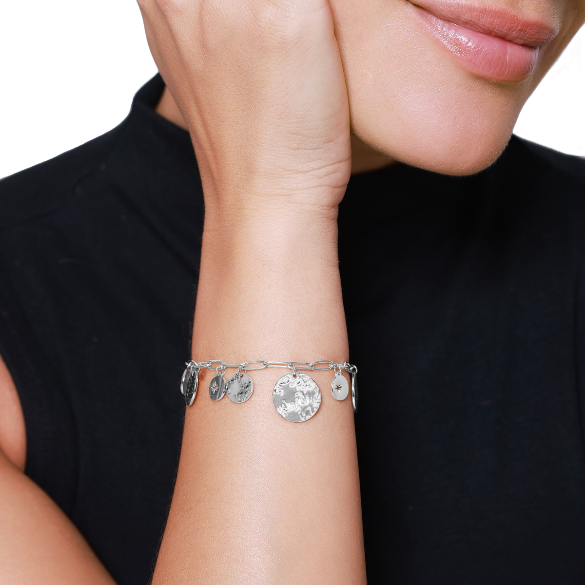 Armband Damen Edelstahl Selene Silber Detailansicht der Anhänger