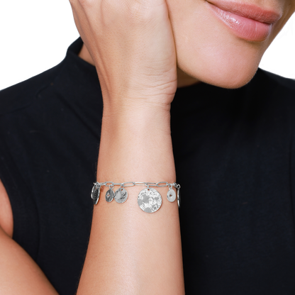 Armband Damen Edelstahl Selene Silber Detailansicht der Anhänger