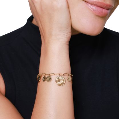 Armband Damen Edelstahl Selene Gold Detailansicht der Anhänger
