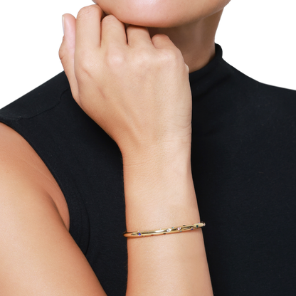 Armband Damen Gold Aino in Gold Detailansicht der Zirkonia Steine