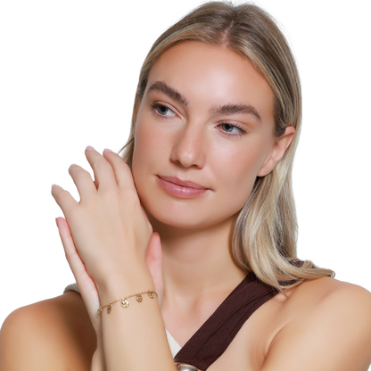 Armband Damen Edelstahl Celeste in Gold - getragen am Handgelenk