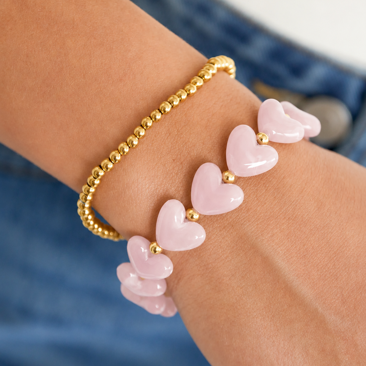 Armband Damen Gold Ariadne - Detailansicht der herzfoermigen Steinperlen