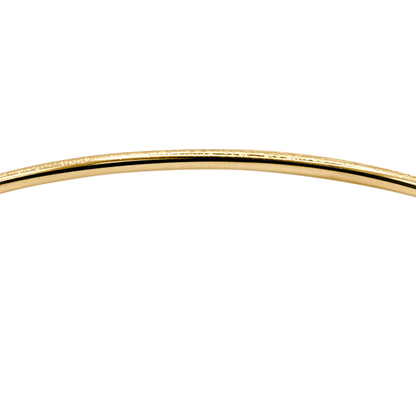 Armband Damen Edelstahl Aelia in Gold gestylt mit weiterem Schmuck