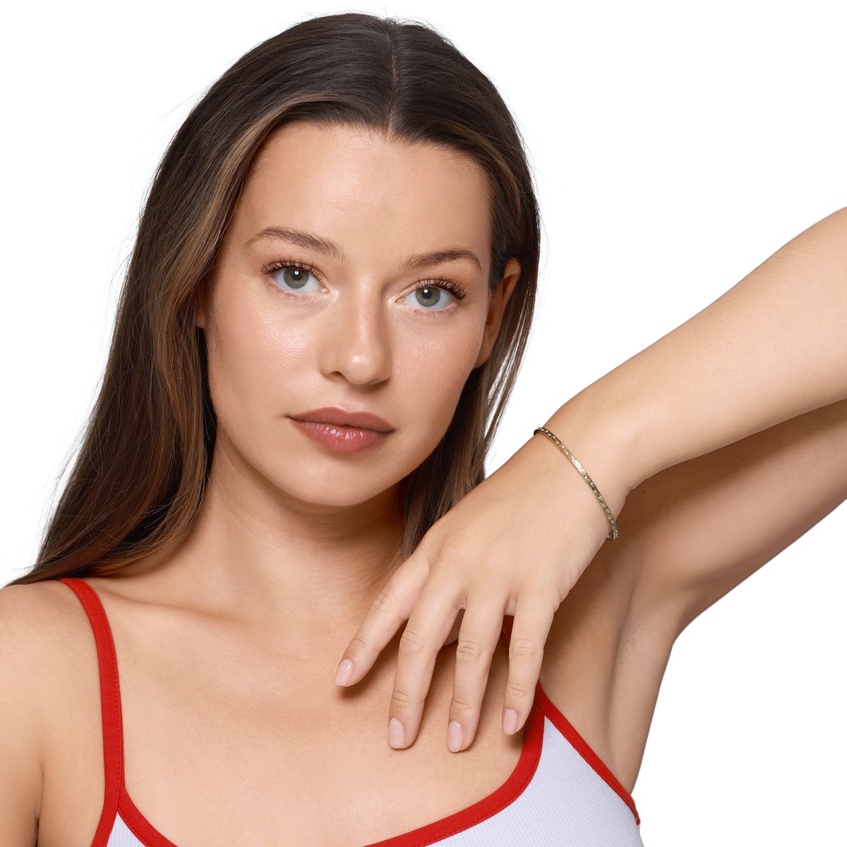 Armband Damen Edelstahl Aerin in Gold am Handgelenk getragen