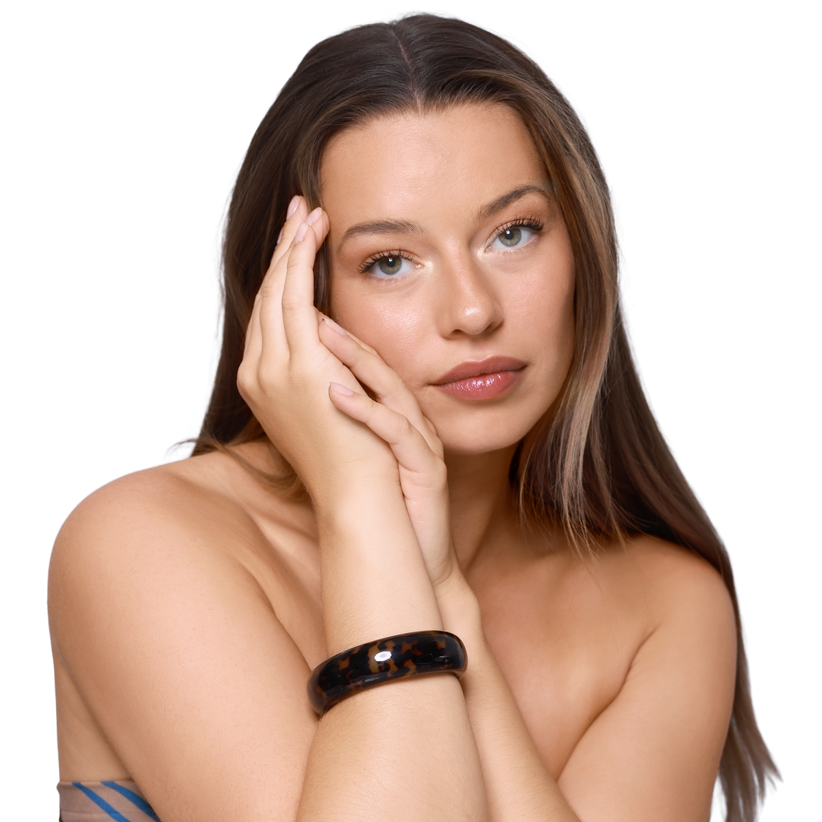 Armband Damen Resin Hildi in Smoked Topaz - getragen am Handgelenk