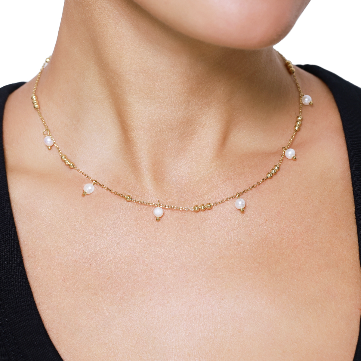 Halskette Damen Gold Oda in Gold Detailansicht der weißen Perlen