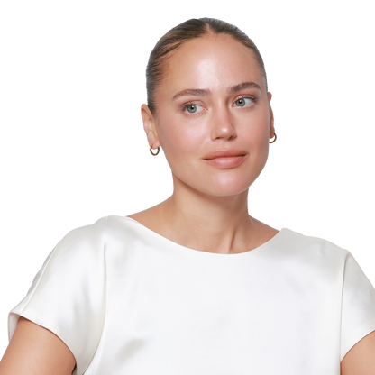 Ohrringe Damen Edelstahl Azura in Gold - getragen am Ohr