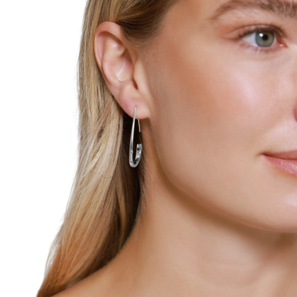 Ohrringe Damen Edelstahl Sveva Silber - Detailansicht der Tropfenform