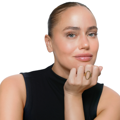 Ring Damen Gold Selene in Gold – getragen an der Hand