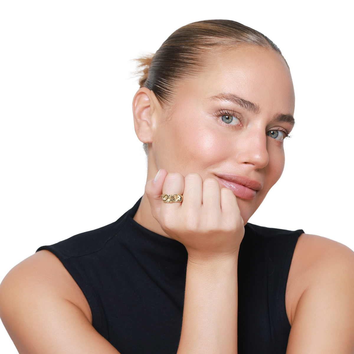 Ring Damen Gold Maple in Gold – getragen an der Hand